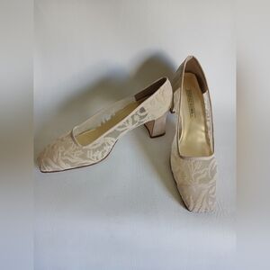 Studio Roma Mesh & Flocking Fabric Pattern Square Toe Sz9.5W Leather Sole Heels